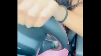 Morena linda tatuada