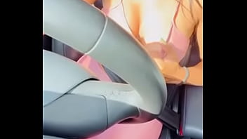 Morena linda tatuada