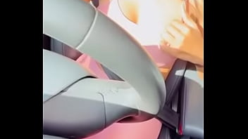 Morena linda tatuada