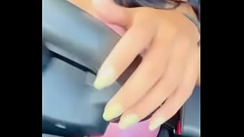 Morena linda tatuada