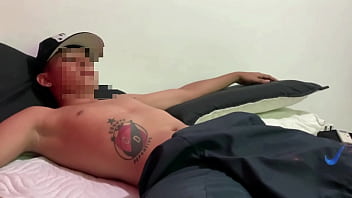 Hermanastro me cojio anoche cuando compartimos el cuarto historia completa