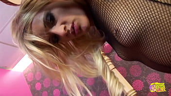 If her girlfriend causes her to get enraged the furious blonde will overlook her tardiness