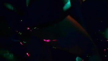 Encontrei duas gostosas na rua de vestidos curtos com plugs anal no cu e chamei la pra casa