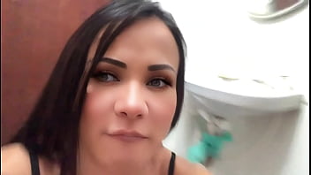 Espiando o vizinho tomar banho olha no que deu