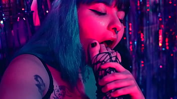 Jerk to my pretty small feet