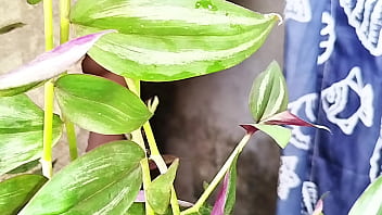 Abby recibe un baño caliente