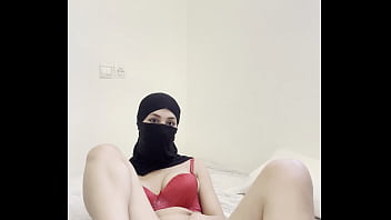 Niqab hijab arab girl masturbates pussy play clit rub erotic muslim solo fantasy