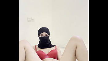 Niqab hijab arab girl masturbates pussy play clit rub erotic muslim solo fantasy