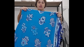 Arrumando o quarto e fazendo live de shorts curtinho pra mostrar bem a minha raba