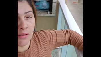 Arrumando o quarto e fazendo live de shorts curtinho pra mostrar bem a minha raba