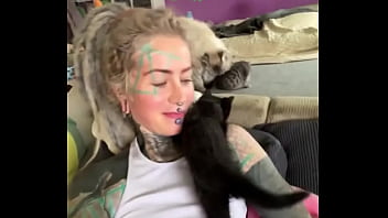 I love cats ️ mia was the best cat mom possible i rescued her pregnant from a bad household and she is such a