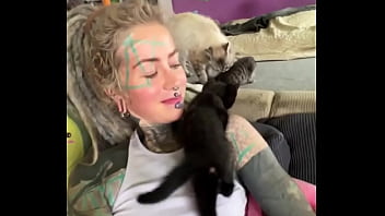 I love cats ️ mia was the best cat mom possible i rescued her pregnant from a bad household and she is such a