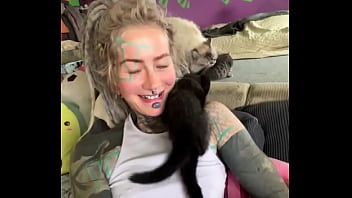 I love cats ️ mia was the best cat mom possible i rescued her pregnant from a bad household and she is such a