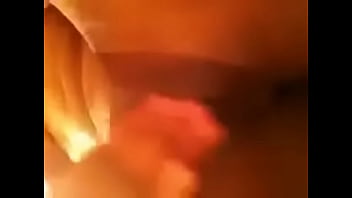 She playing with pussu