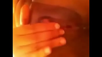 She playing with pussu