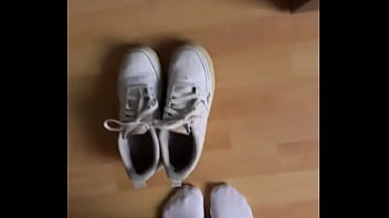 Good morning today in white nylon tights •if you want to see more check out of ️#feet #feetworld #fe