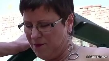 Milf gerichtsvollzieherin wird outdoor geil gefickt Milf gerichtsvollzieherin wird outdoor geil gefickt