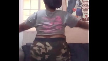 Bad girl twerking to dancehall