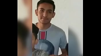 Chavo De 18 Latino Pide Verga A Gritos thumbnail