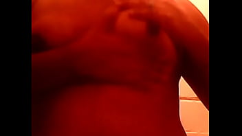 Amiga me muestra las tetas