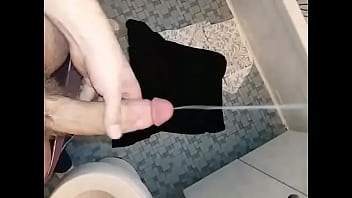 Big dick cumshot btiz
