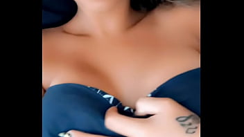 Coucou mes coquinous hâte de vous retrouvez en live en attendant voici