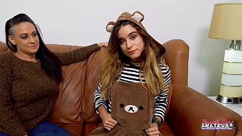 Petite brunette pamela morrison gypsy dildo fucks her pussy and gives a bj