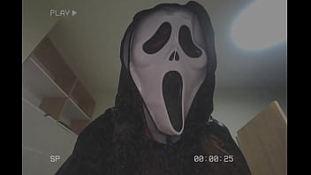 Masked ghostface gf slips into daddy’s bed & milks every drop onto her thirsty bush