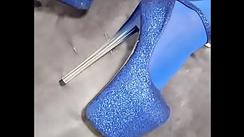 Milf perfect body with pantyhose and eight inch heels