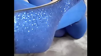 Milf perfect body with pantyhose and eight inch heels