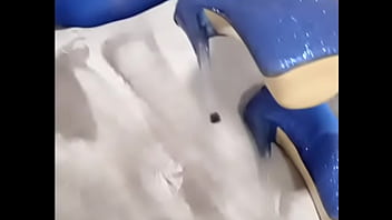 Milf perfect body with pantyhose and eight inch heels