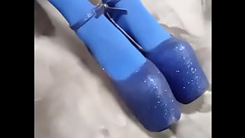 Milf perfect body with pantyhose and eight inch heels