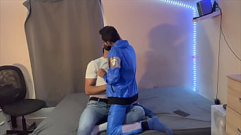 Hung English Man In Chav Clothes Fucks Hairy Man Barebakc Without Any Condoms thumbnail