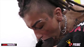 A deusa roots gritando com pau socado no cu caroleta roots lp produções