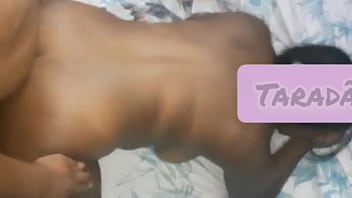 Safada gemendo e indo para gozar no cu