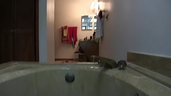 The kinky milf and her pretty pussy pee