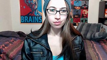 Teen alexxxcoal masturbating on live webcam