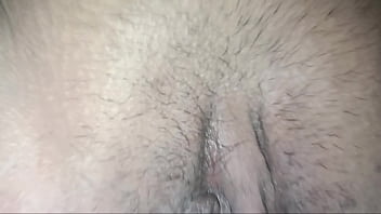 He ate ju deliciously in the fur without ceremony and finished in her little mouth