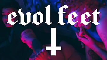 Lick my soles and make me horny with tickles