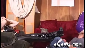 Captivating girlfriend gets to big orgasm