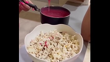 As barbies se chuparam e gozaram muito uma na boca da outra e no final elas convocaram o ken pra foder suas bucetinhas