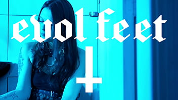 Dirty toes and soles for a snack