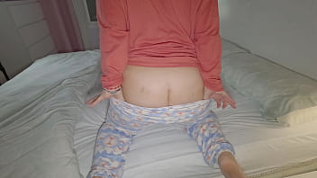 My big ass stepsister gets horny while i fuck her hard and wants me to cum inside her pussy