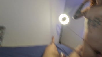 Peguei a nerd lendo manga e comi a buceta dela até pedir pra parar