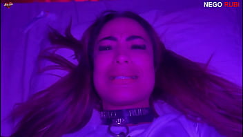 Coloquei a coleira na vagabunda para ela me obedecer arrombei ela toda com minha rola gigante
