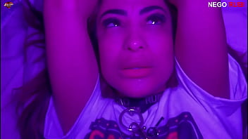 Coloquei a coleira na vagabunda para ela me obedecer arrombei ela toda com minha rola gigante