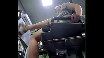 Bbw training and fucking in the gym