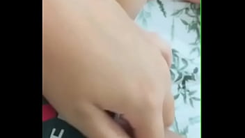 Novinha se masturbando