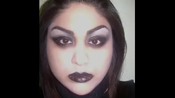 Gothic make up look
