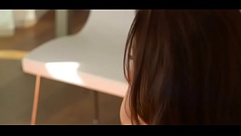 Solo honey toys her pussy